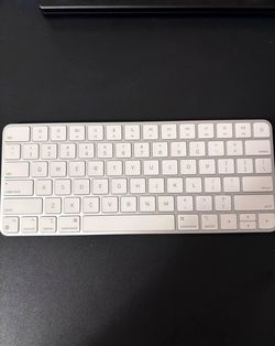 Apple Magic Keyboard * USED - PERFECT *