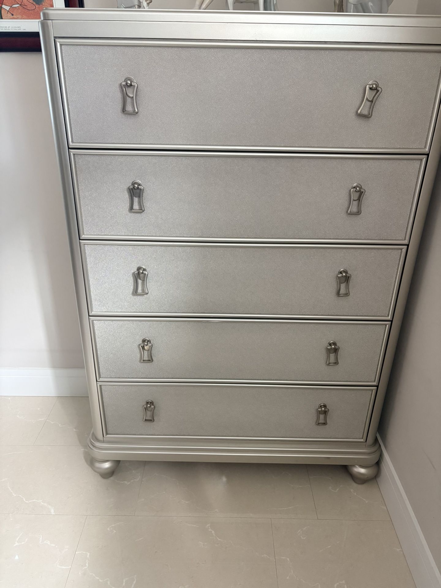 Armoire 5 Dresser With Jewelry Storage And Mirror