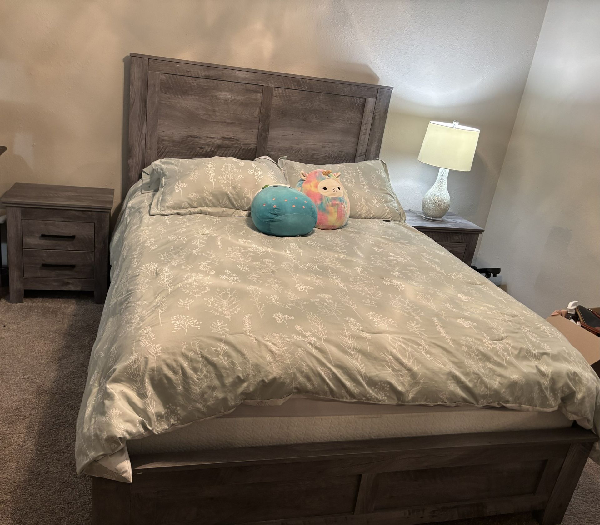 Queen Size Bedroom Set 