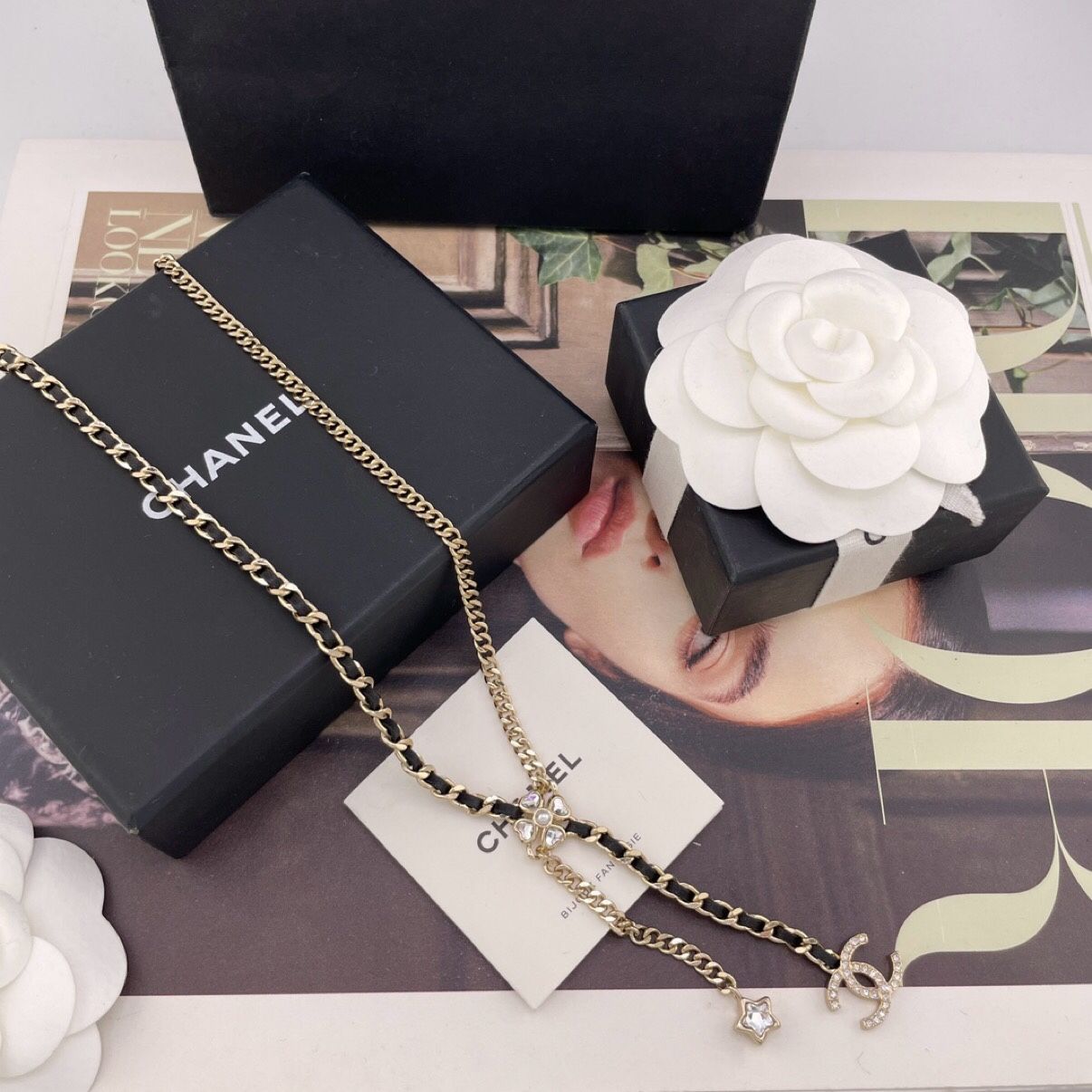 Long and short tassel leather chain