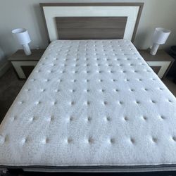 Queen Bedroom Set For Sale!