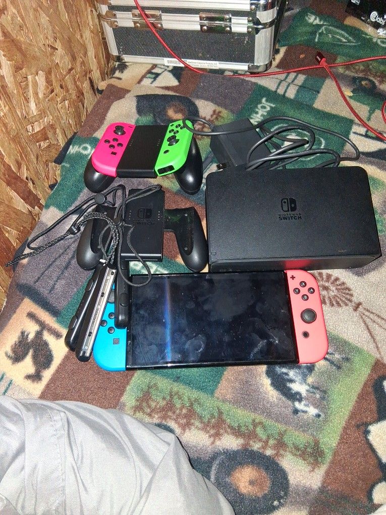 Great condition Nintendo switch $125