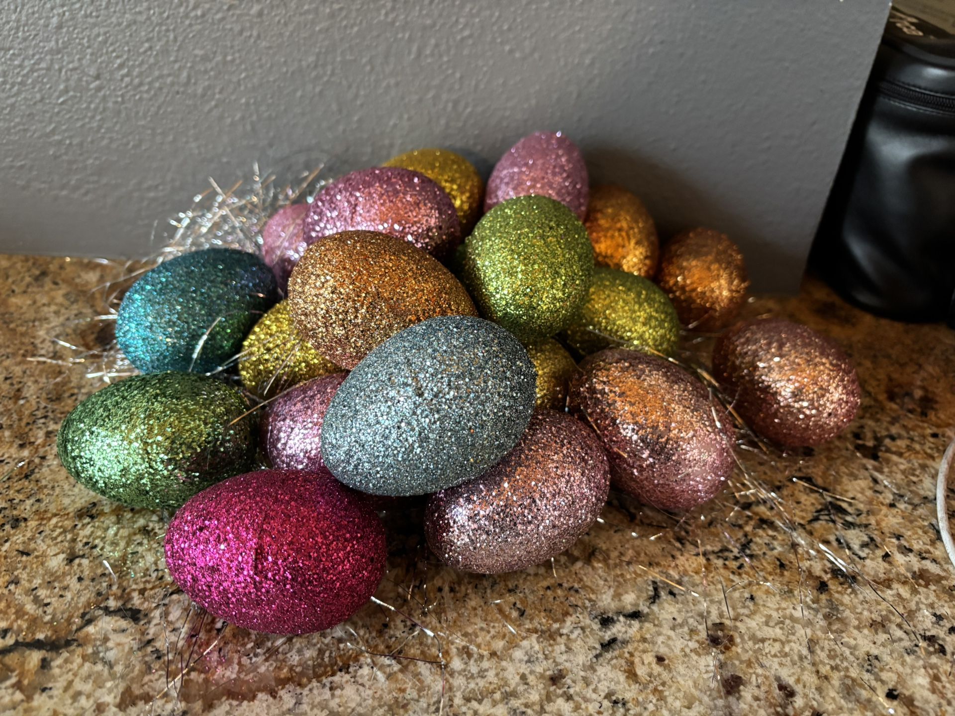 Easter Glitter Billable Eggs Set Of 20 With Silver Grass