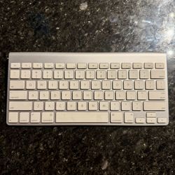 Apple Bluetooth Keyboard 
