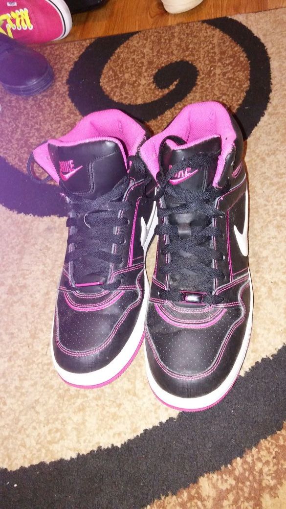 Nike size 11 woman