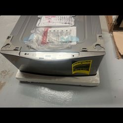 LG SideKick 1.0 Cu. Ft. Pedestal Washer