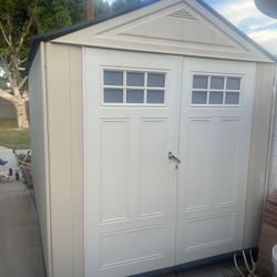 10x7 Rubbermaid Storage Shed