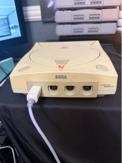 Dreamcast with cords and controller Tested