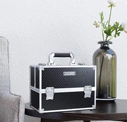 LIKE NEW Caboodles Professional Makeup Train Case Organizer