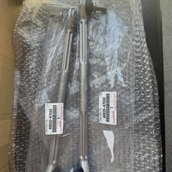 2012-2017 Toyota Prius V Front Stabilizer Link Set