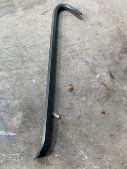 Heavy duty wrecking bar