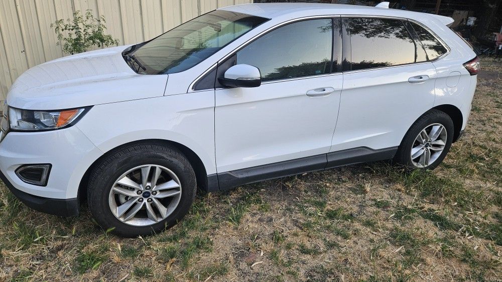 2017 Ford Edge
