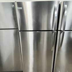 Refrigerator Frigidaire 30”