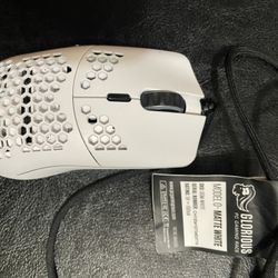Glorious Model O Wireless Gaming mouse - Matte White *NO DONGLE*