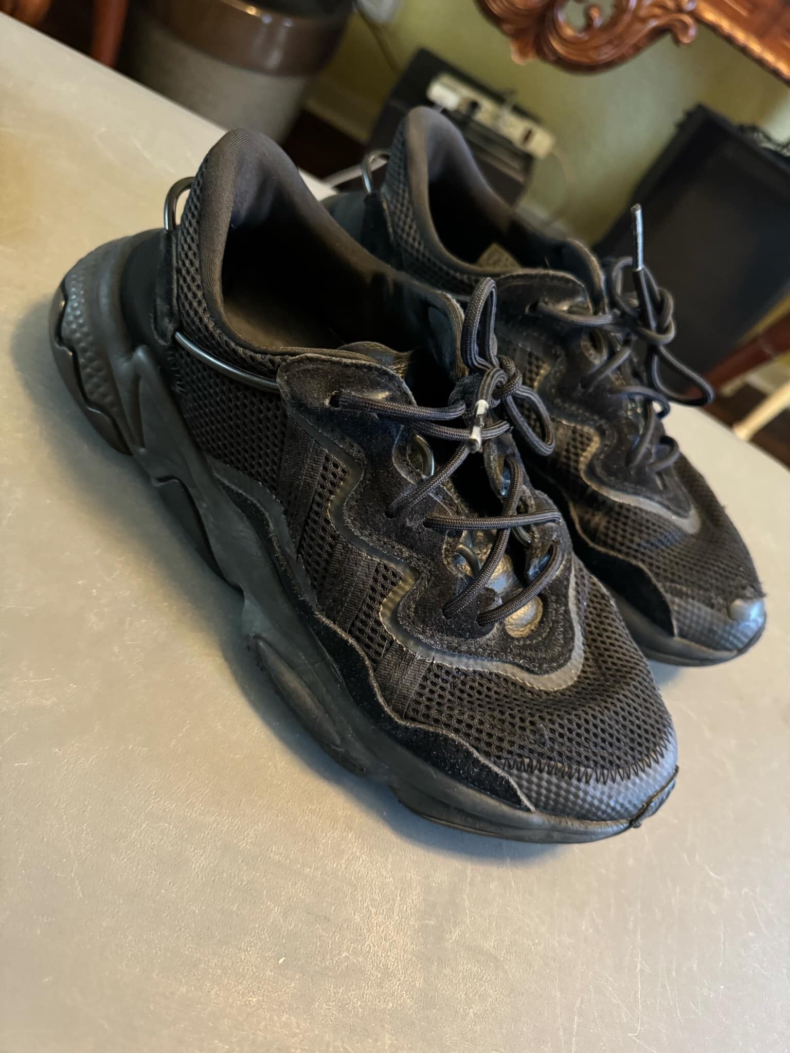 Adidas OZwegoos Sz 9