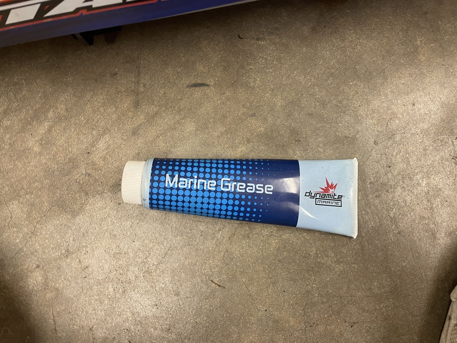 thumbnail image 2 of Traxxas Spartan Flex Shaft Marine Grease Oil (20cc 2 of 13