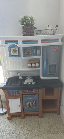 Play kitchen