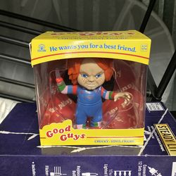 Chucky Vinyl Figure
