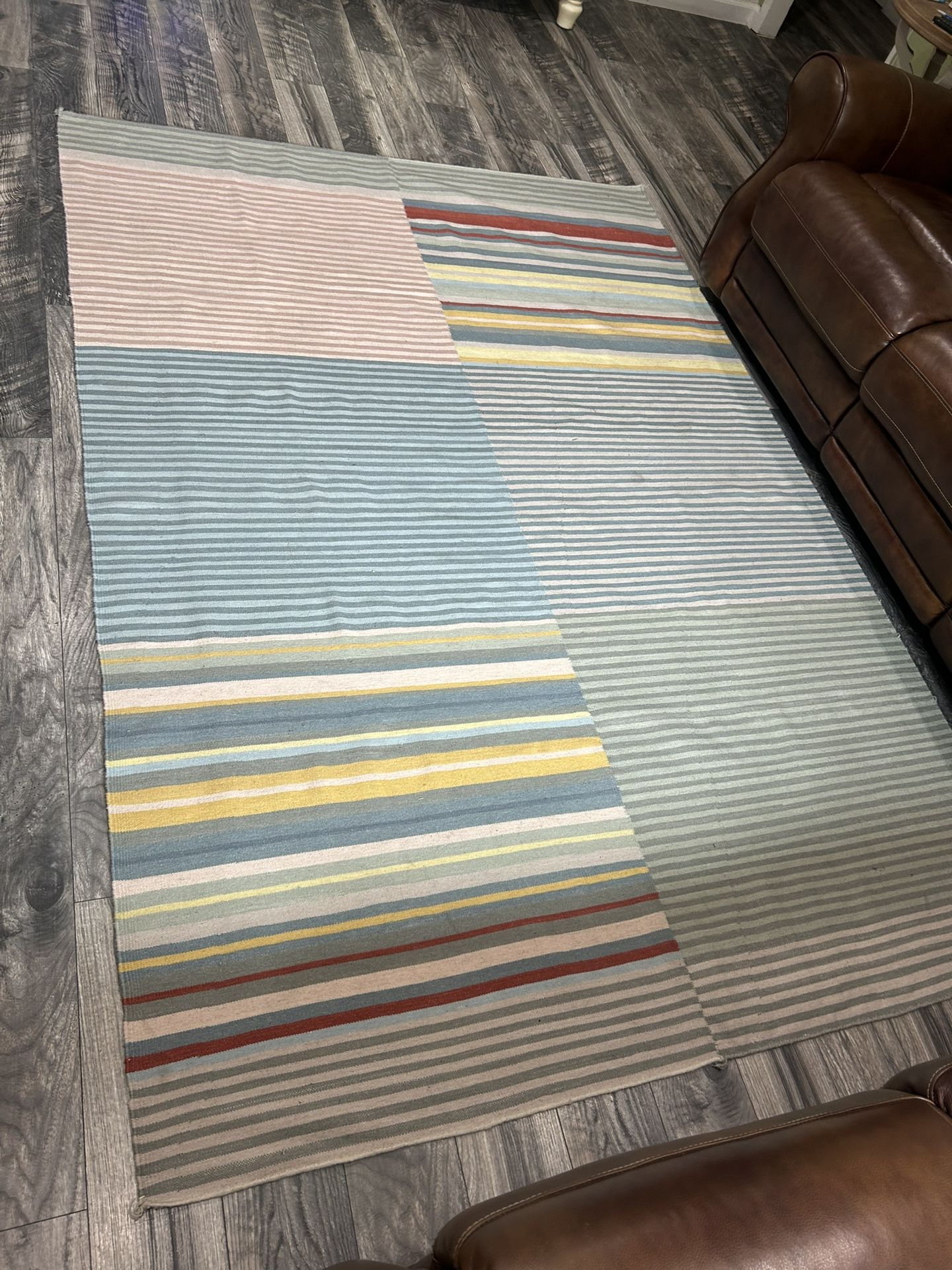 Throw Pillows and Rug Set