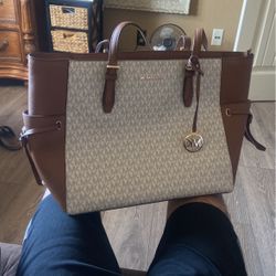 Large MK purse