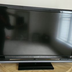 40-inch Sony Bravia LCD TV