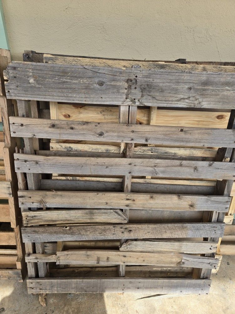 Free, FREE Pallets