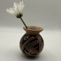 Mata Ortiz Handcrafted Pottery Olla 3”