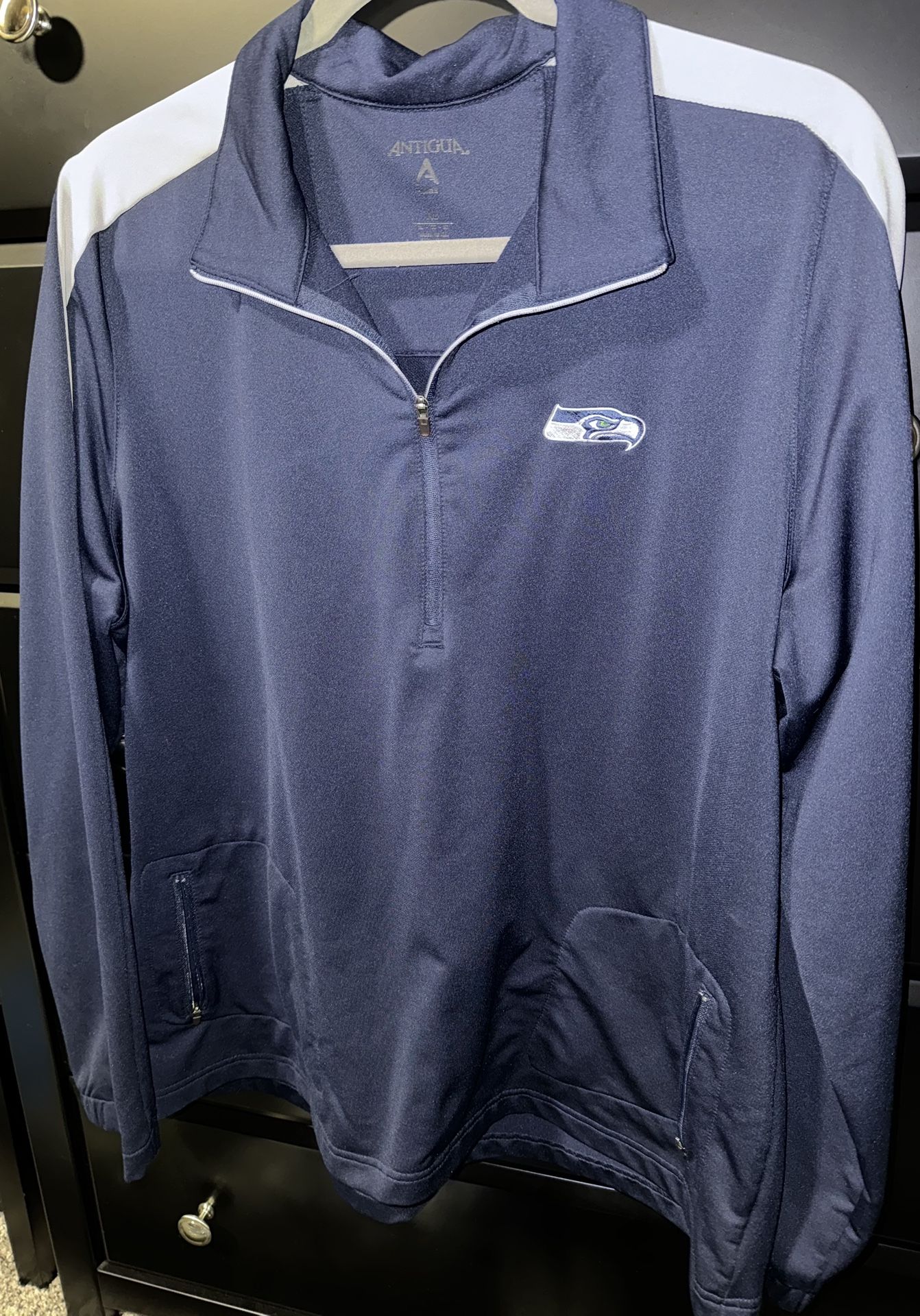 Women’s Size XL Seahawks 1/4 Zip Pullover With Pockets