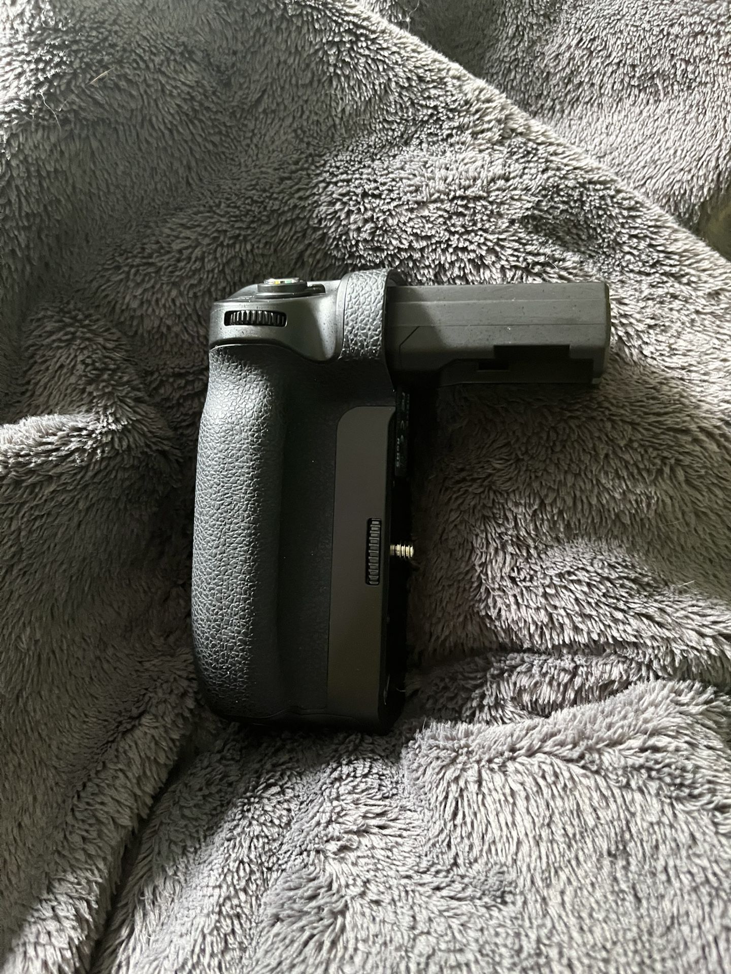 Meike MK A9 Professional Vertical Battery Grip for Sony A9 A7RIII A7III Camera