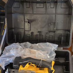 Circular Saw 61/2”DCS391 - 20 v. Tool only. Solo herramienta. Box