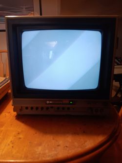 Vintage Commodore 1702 Color Video CRT Monitor – Tested & Working (April 1984)
