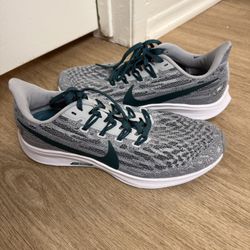 Brand New Philadelphia Eagles Nike - Women’s 8