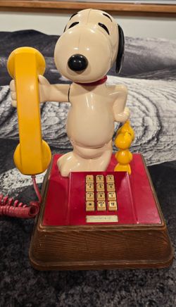 Vintage Snoopy and Woodstock Telephone.