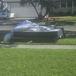 FREE CAL KING MATTRESS & BOXSPRINGS