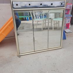 Botiquin en buenas condiciones midec30x30