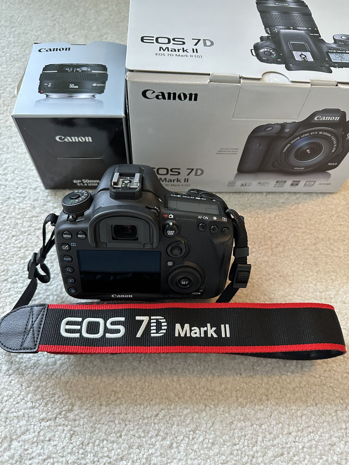 MINT Canon 7D Mark II DSLR Setup for Sale in Milwaukee, WI