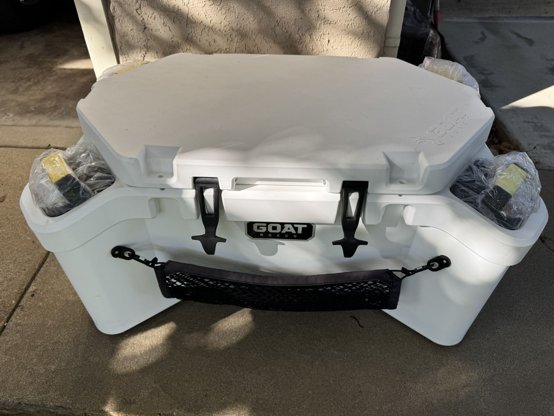 The GOAT Hub 70