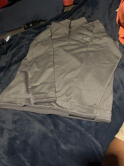 Grey Under Armour Sweater (2XL)