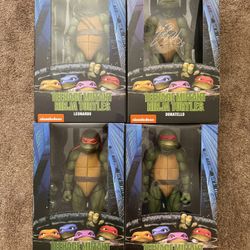 NECA 1/4 Scale 1990 Teenage Mutant Ninja Turtles TNT Complete Figure Set