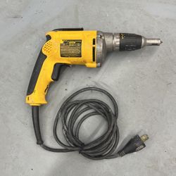 Dewalt DW272 Screw Gun