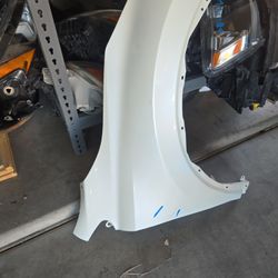 HONDA CRV OEM  RIGHT FENDER
