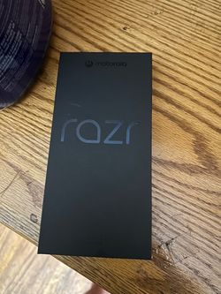 Motorola Razr 2025 brand new in his box