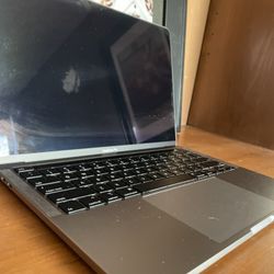 2020 Macbook Pro 13 1.4Ghz i5 8GB 512GB GB Like new