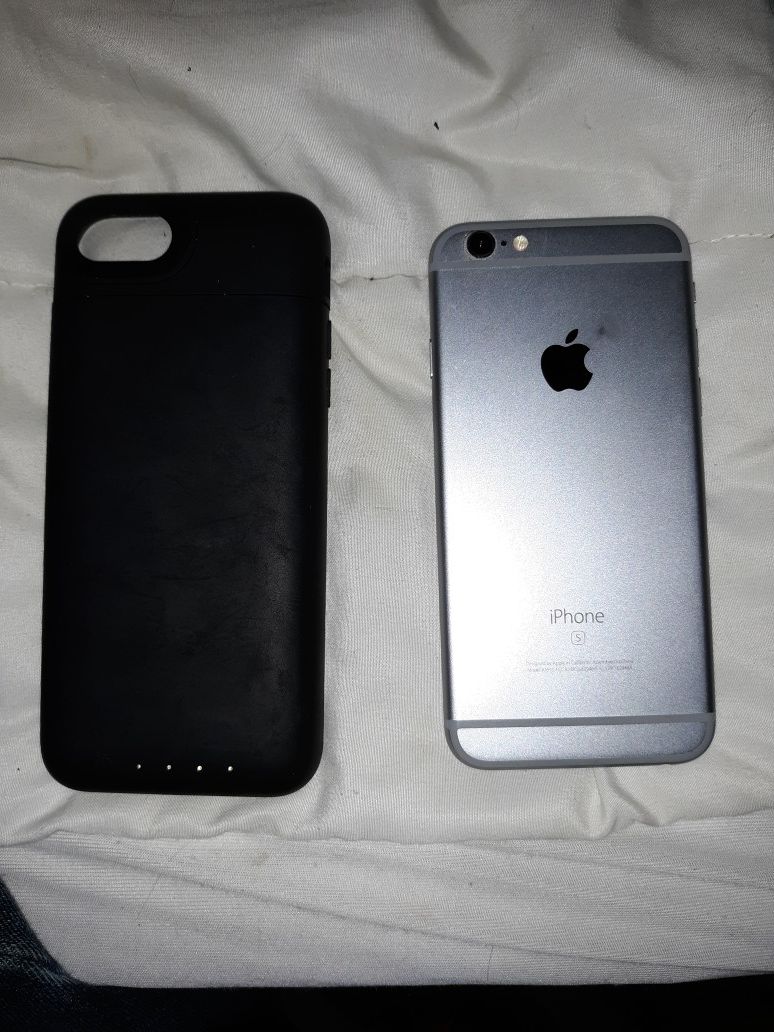 iPhone 6S with 64 Gig Storage and Morphie Charging Case