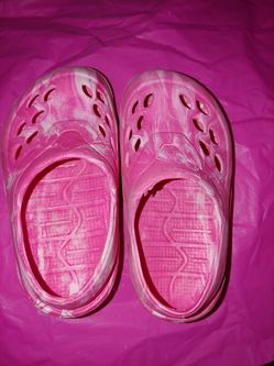 Toddler shoes/croc style