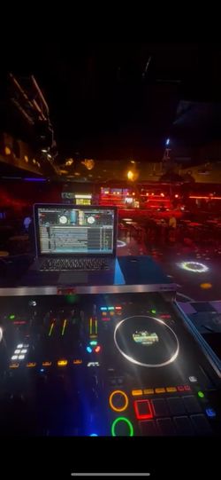 DJ -p-a-r-a-f-i-e-s-t-a-