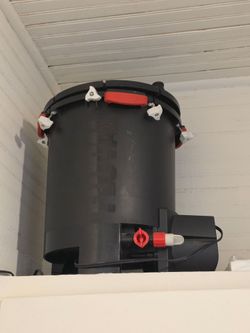 Used Fluval FX6 canister filter