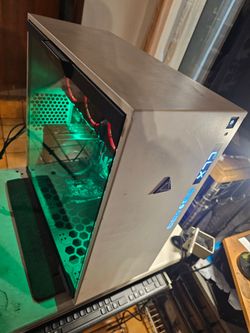 Gaming PC. Intel-i9-XTREME-CPU. 32GB Ram.  1TB SSD. GPU: GTX