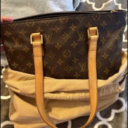Louis Vuitton Purse 