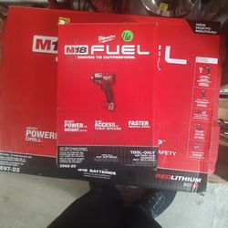 Milwaukee M18 Fuel 1/2 In Mid Torque Impact Wrench 